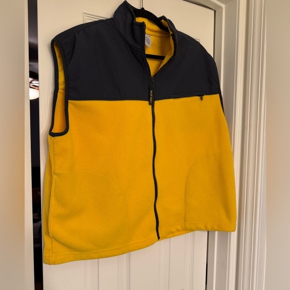 Old Navy Yellow Fleece Vest Size XL - Picture 2 of 5